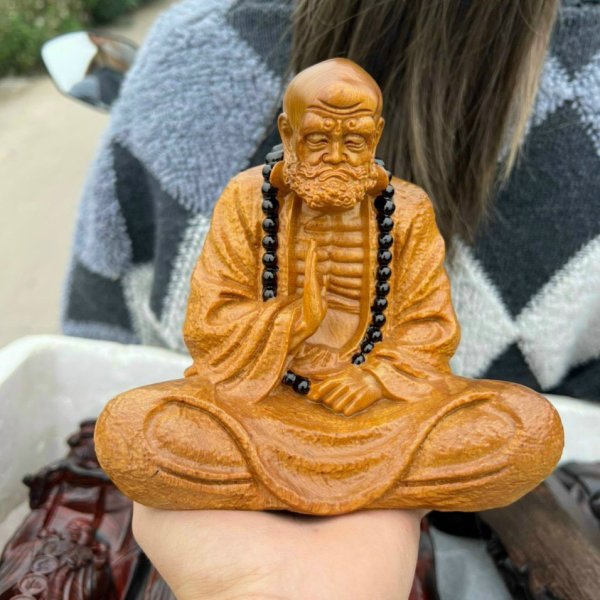 Tượng Đạt Ma ngồi thiền gỗ ngọc am cao 15 cm - góc nhìn 4