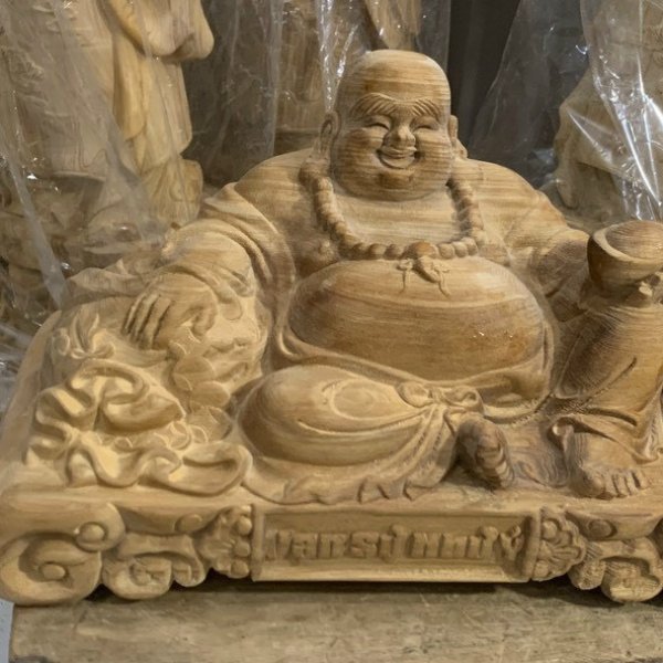 Tượng Di lặc Vạn sự như ý gỗ ngọc am ngang 30cm - góc nhìn 2