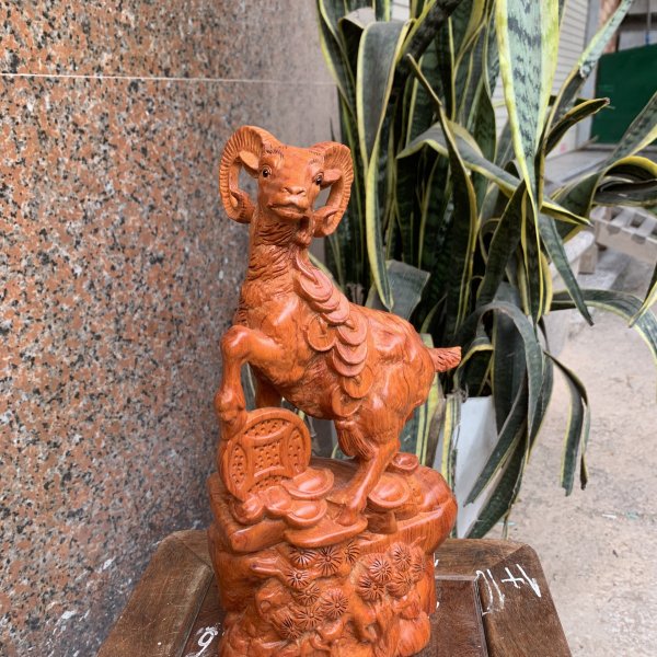 Tượng Nhất dương tài lộc gỗ hương đá cao 30cm - góc nhìn 2