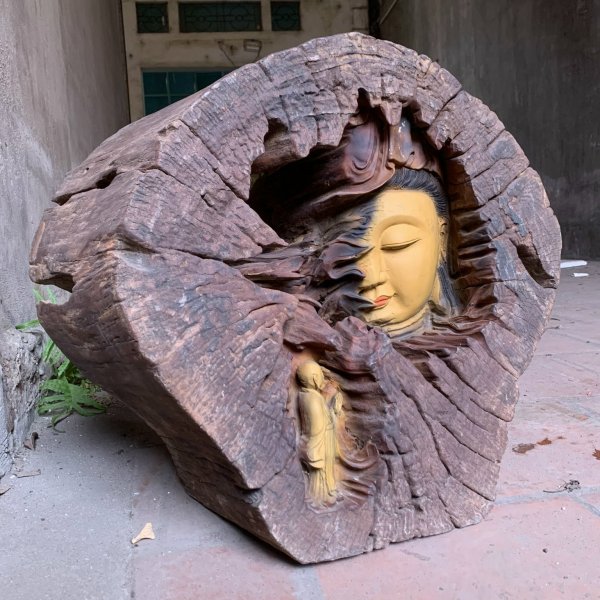 Tượng Nhất tâm bái Phật gỗ lũa - góc nhìn 4