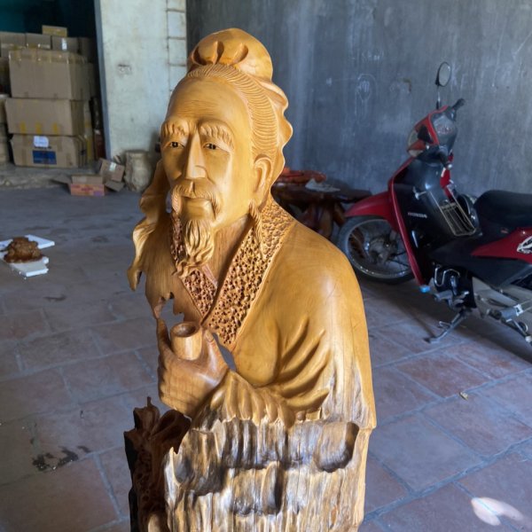 Tượng Thần trà Lục Vũ gỗ lũa - góc nhìn 3